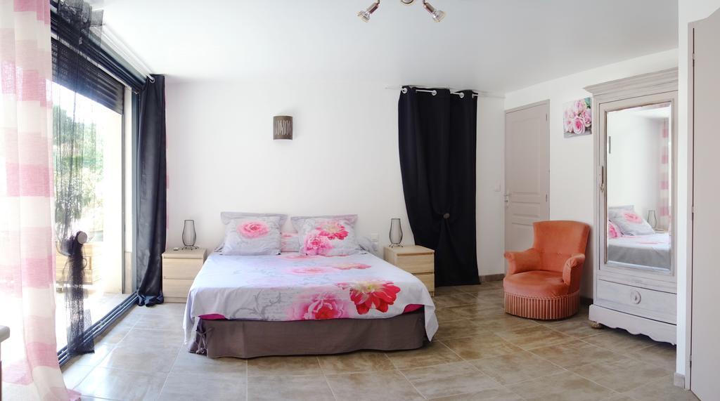 Le Clos Saint Elme Collioure Room photo